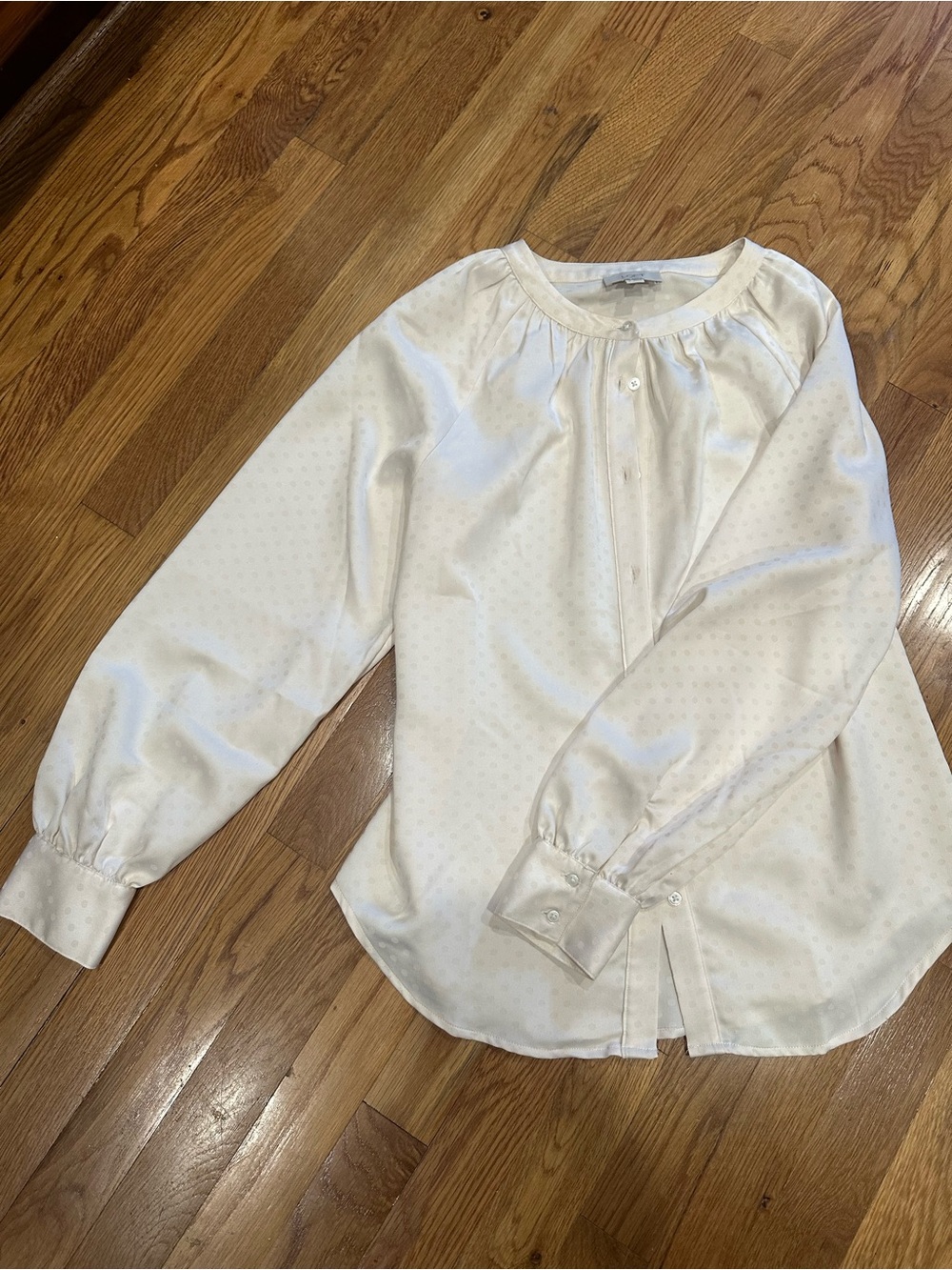 Long-Sleeve cream Satin Blouse
Loft Outlet small